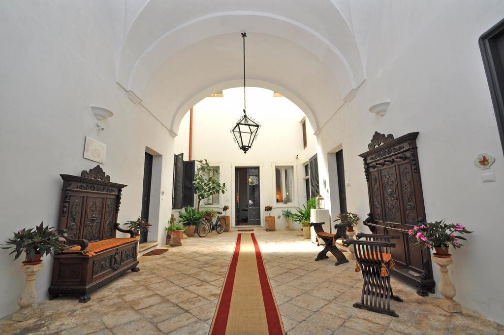 Palazzo De Donatis B&B Melissano Extérieur photo