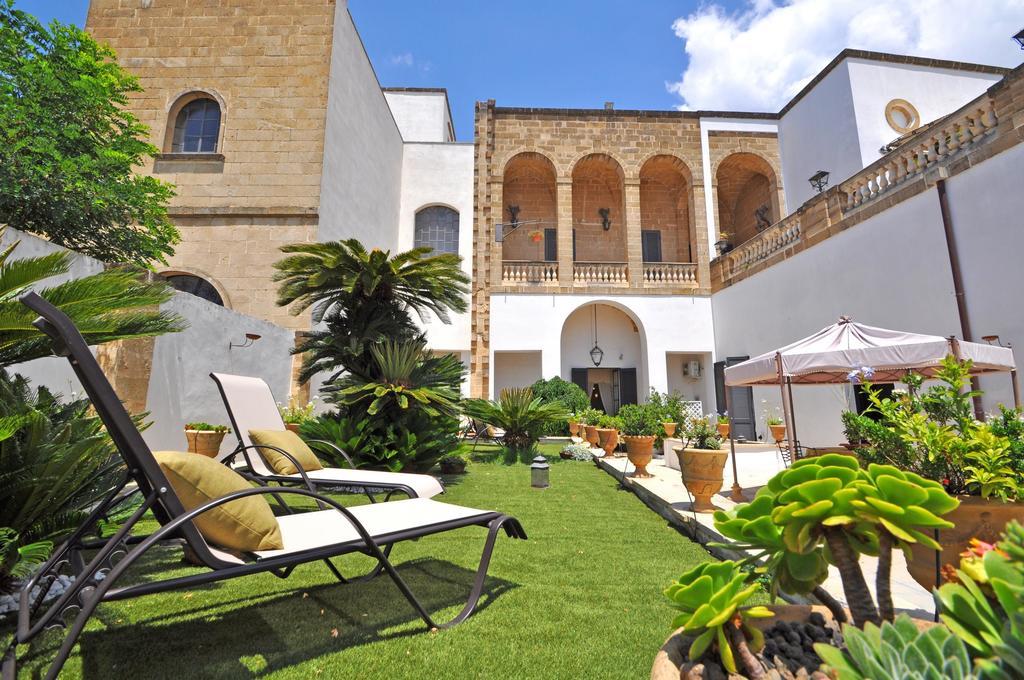 Palazzo De Donatis B&B Melissano Extérieur photo