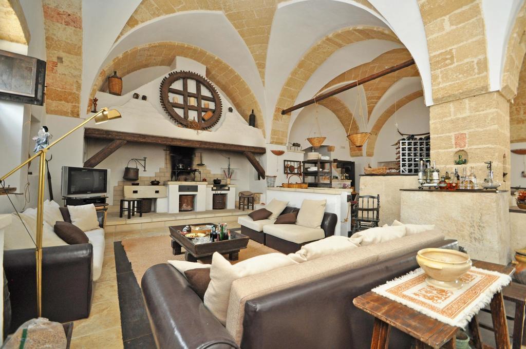 Palazzo De Donatis B&B Melissano Extérieur photo