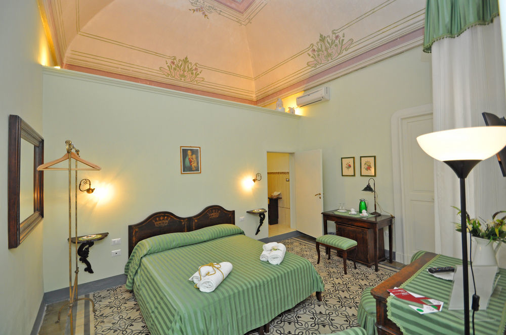 Palazzo De Donatis B&B Melissano Extérieur photo