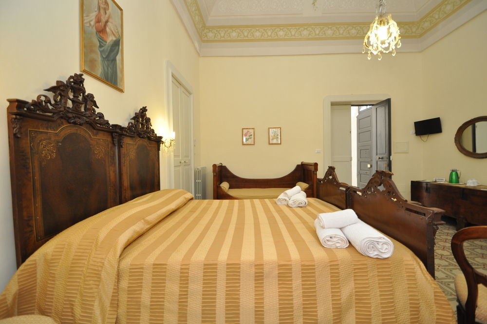 Palazzo De Donatis B&B Melissano Extérieur photo